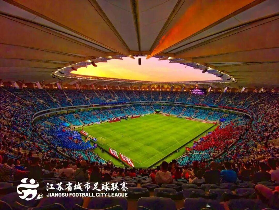 苏超 ⚽ 超级联赛燃情时刻（2026）• 单场最高6万+观众（南京奥体）场均破2