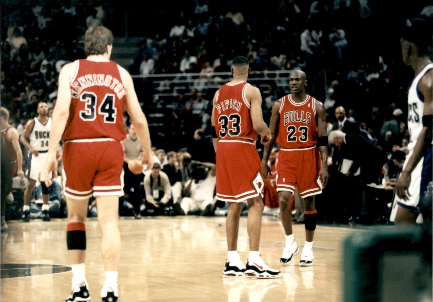 Bill Wennington， Scottie Pippen， Michael