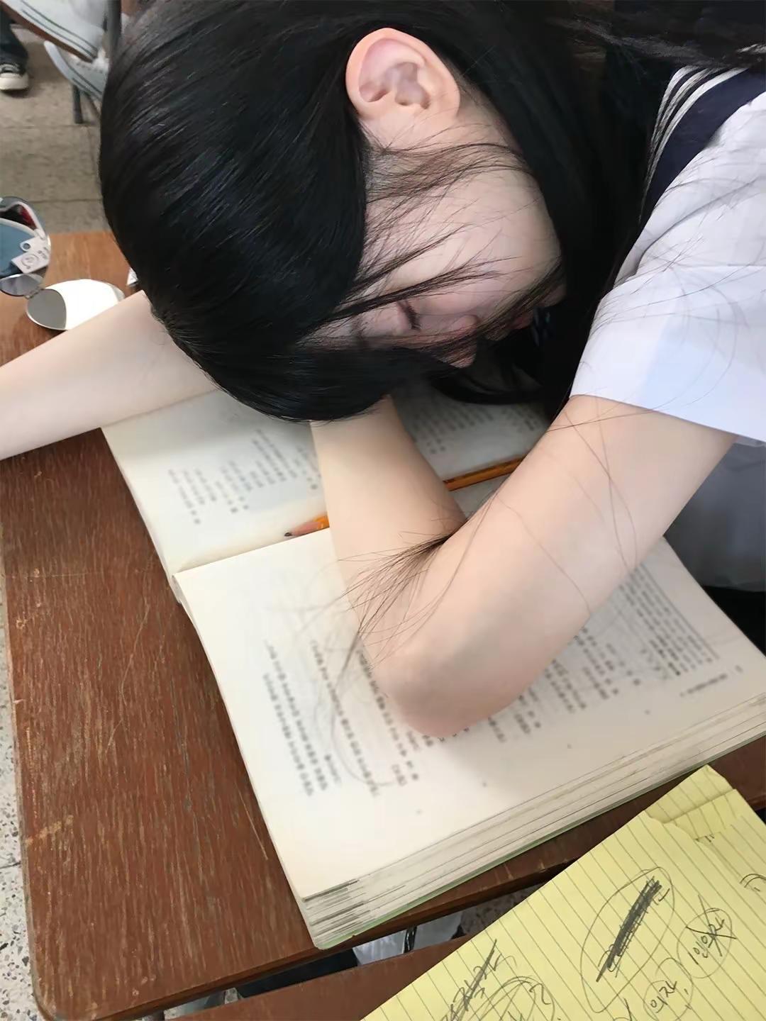 别一个人独自承受♡( *ˊᵕˋ)ﾉ ._.`)... minju