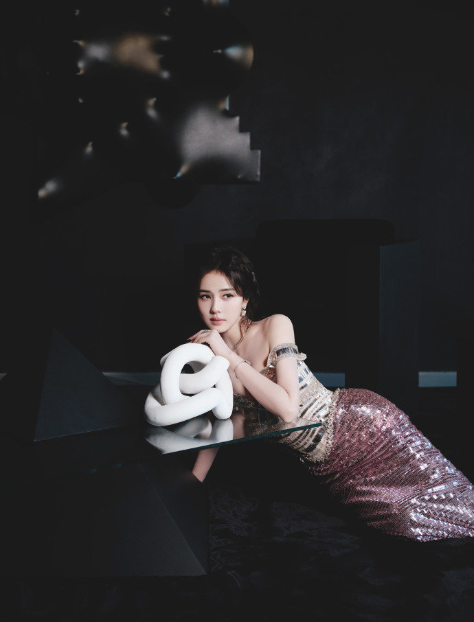 白鹿就是满分女吧心疼这个努力坚强的白梦妍 白鹿就是满分女吧，说好了只跳一米，但是