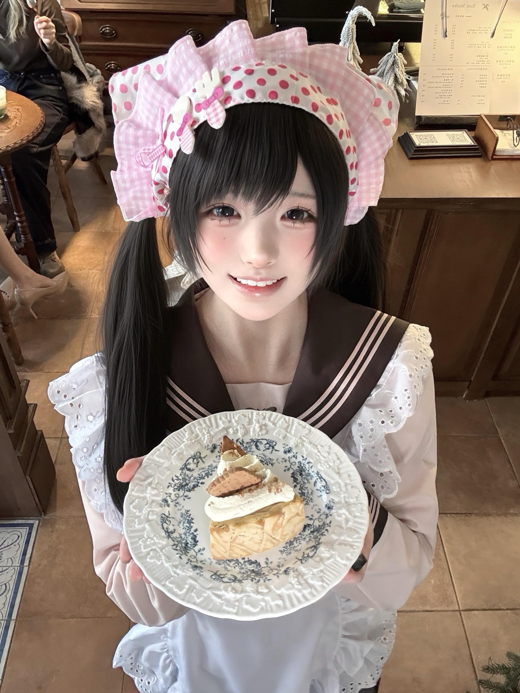 小猫你可以吃芝士蛋糕。