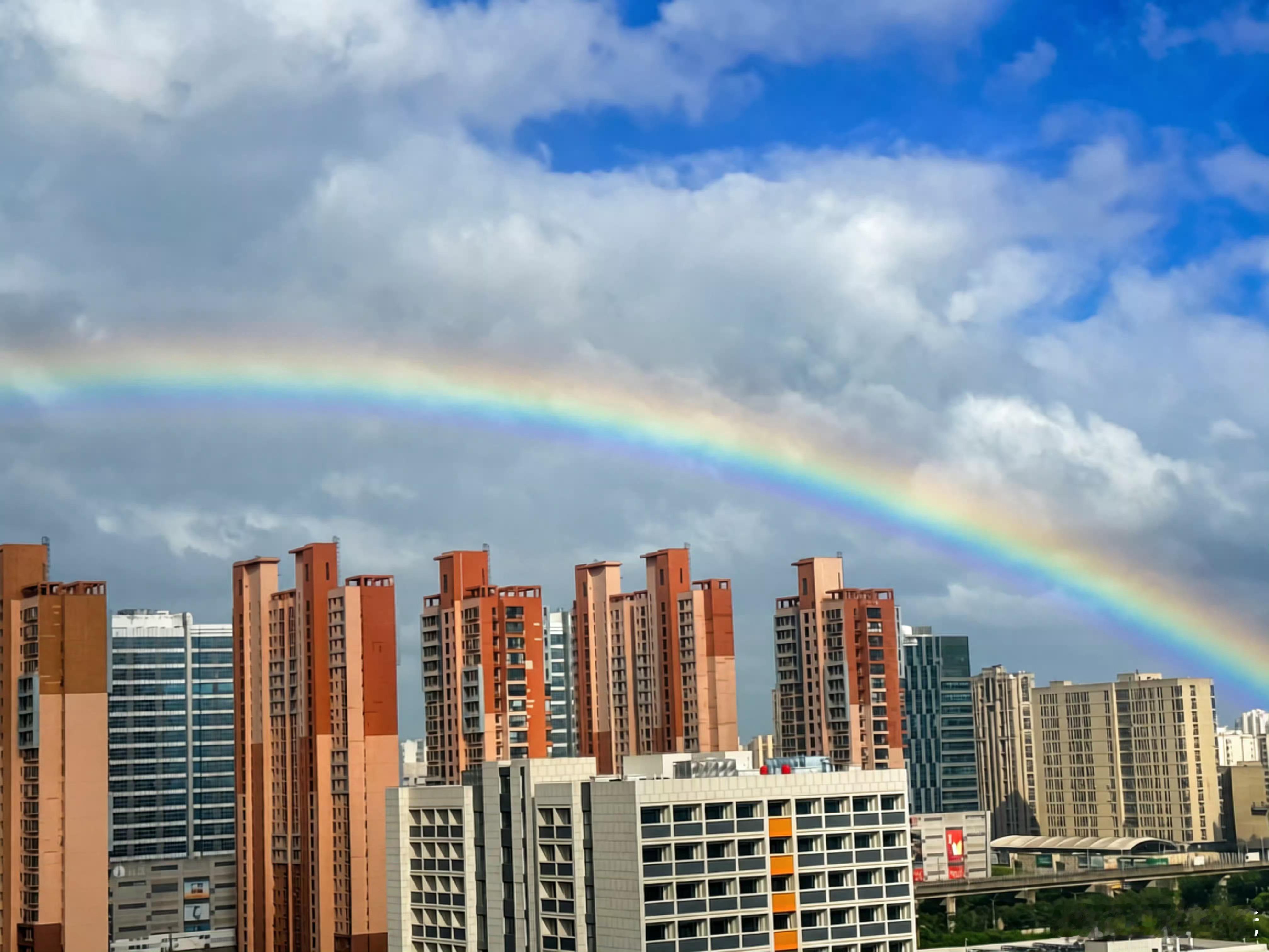 今日上海的美丽彩虹🌈图源粉丝 