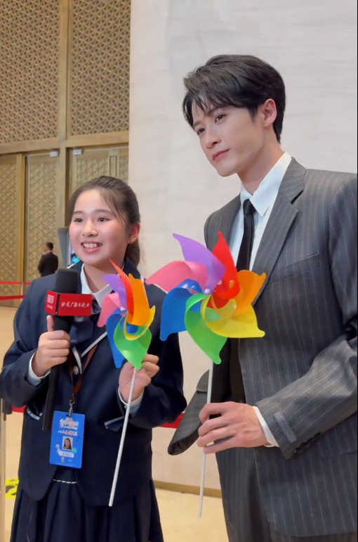 体制内的檀健次张若昀白宇和檀健次打招呼 张若昀白宇和檀健次打招呼，体制内的檀健次