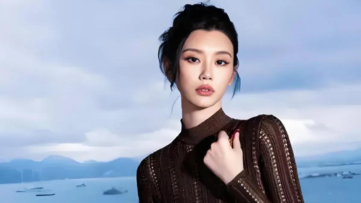 奚梦瑶豪门模板：女艺人的颜值玄学之战

奚梦瑶在豪门儿媳的位置上越坐越稳，如同一