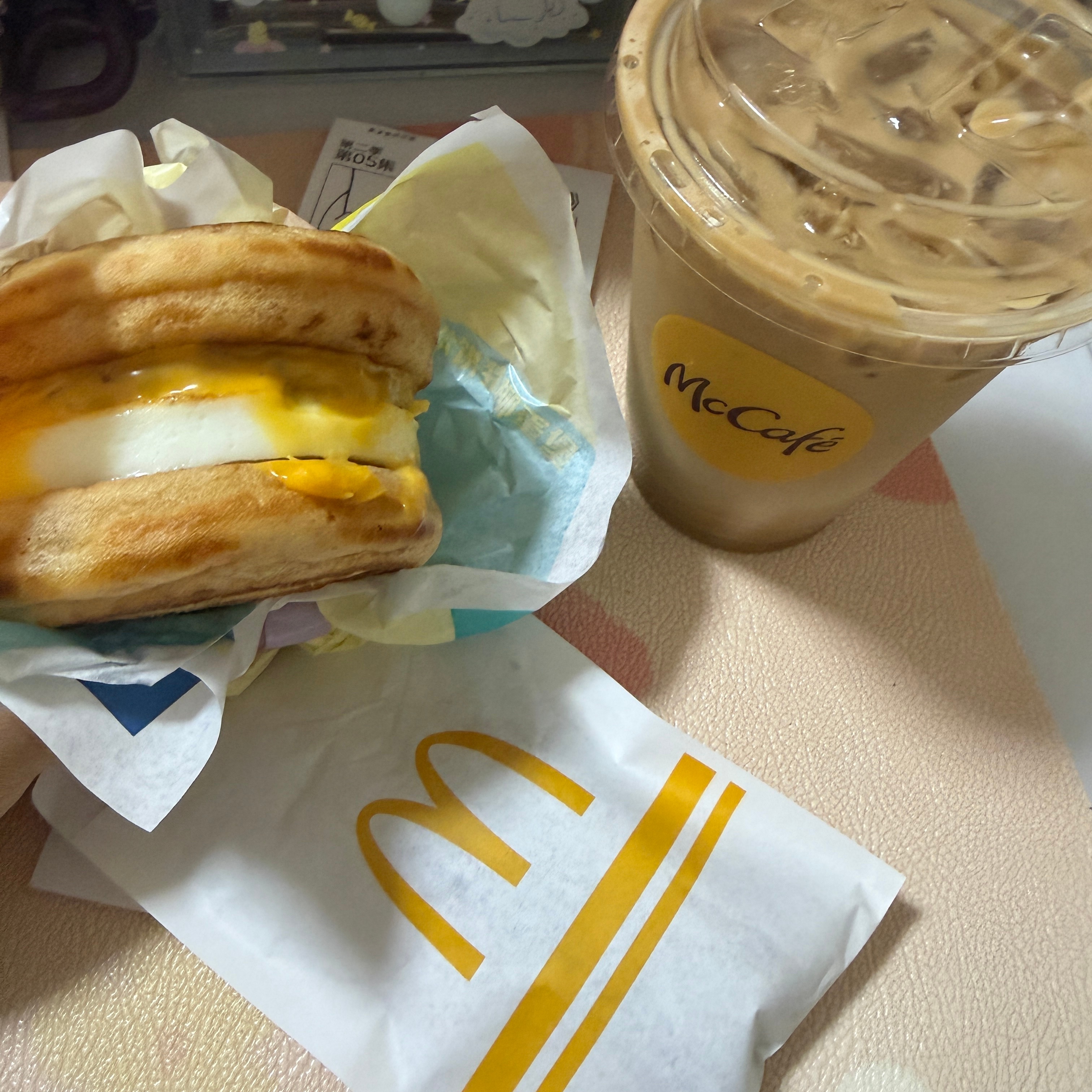家楼下新开了一家麦当劳，这也太幸福了！睁眼就能吃到麦当劳早餐🍳 ​​​