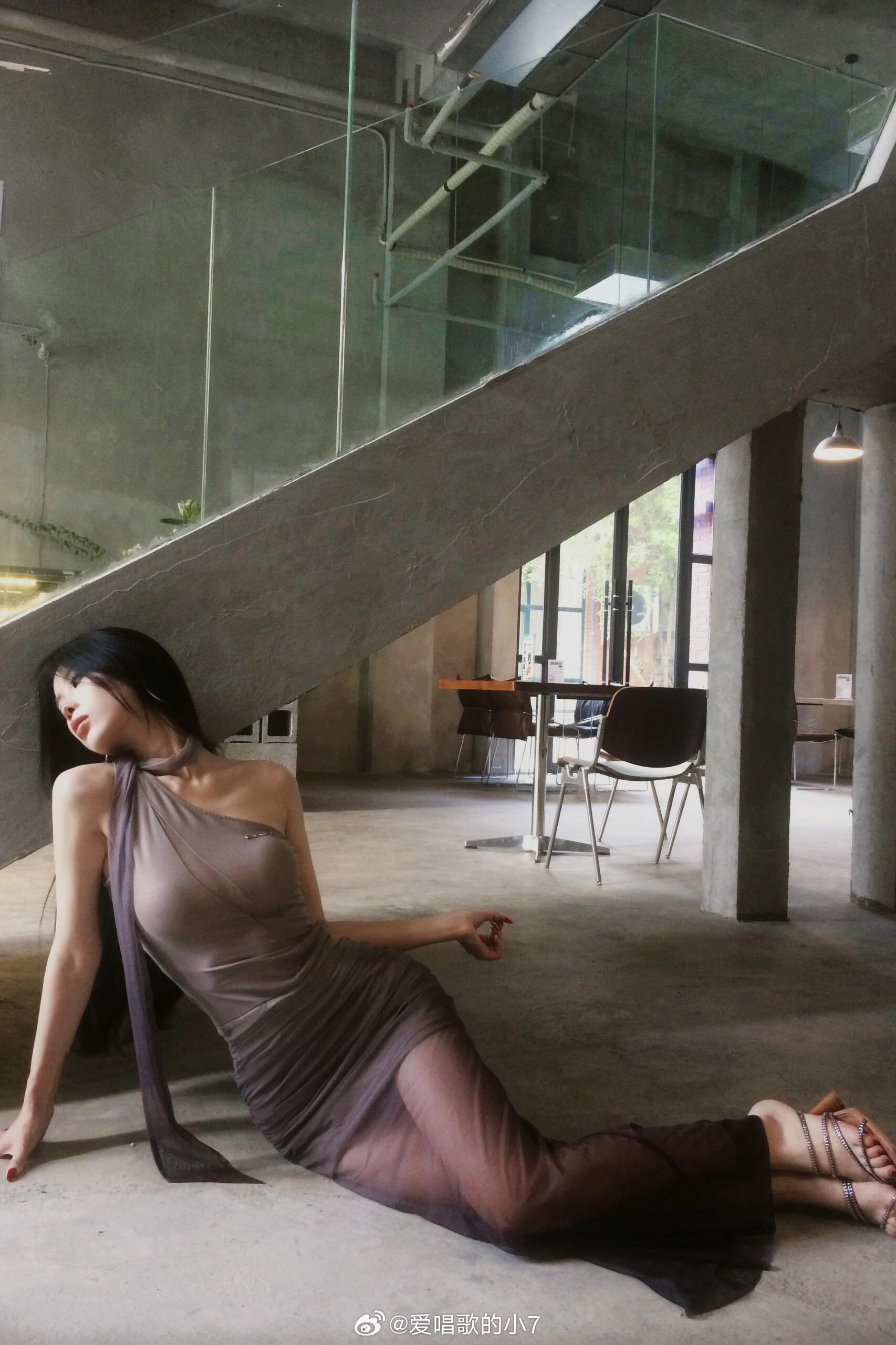 谈恋爱和照片一样 从不p腿 