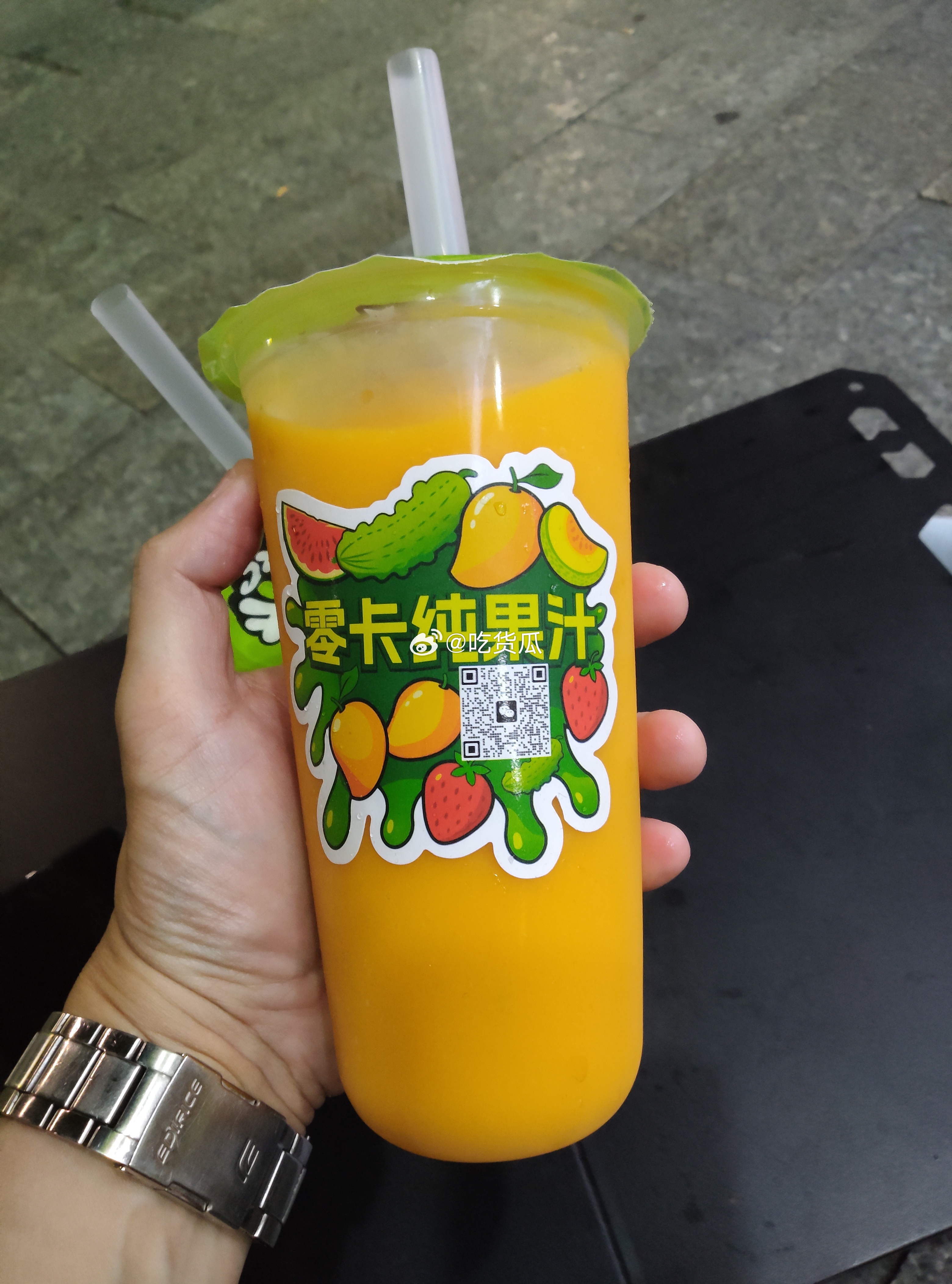 百花路零卡，的确是蛮不错的果汁冰小店，个人喜欢他们家多过于隔壁另外一家，这家店的