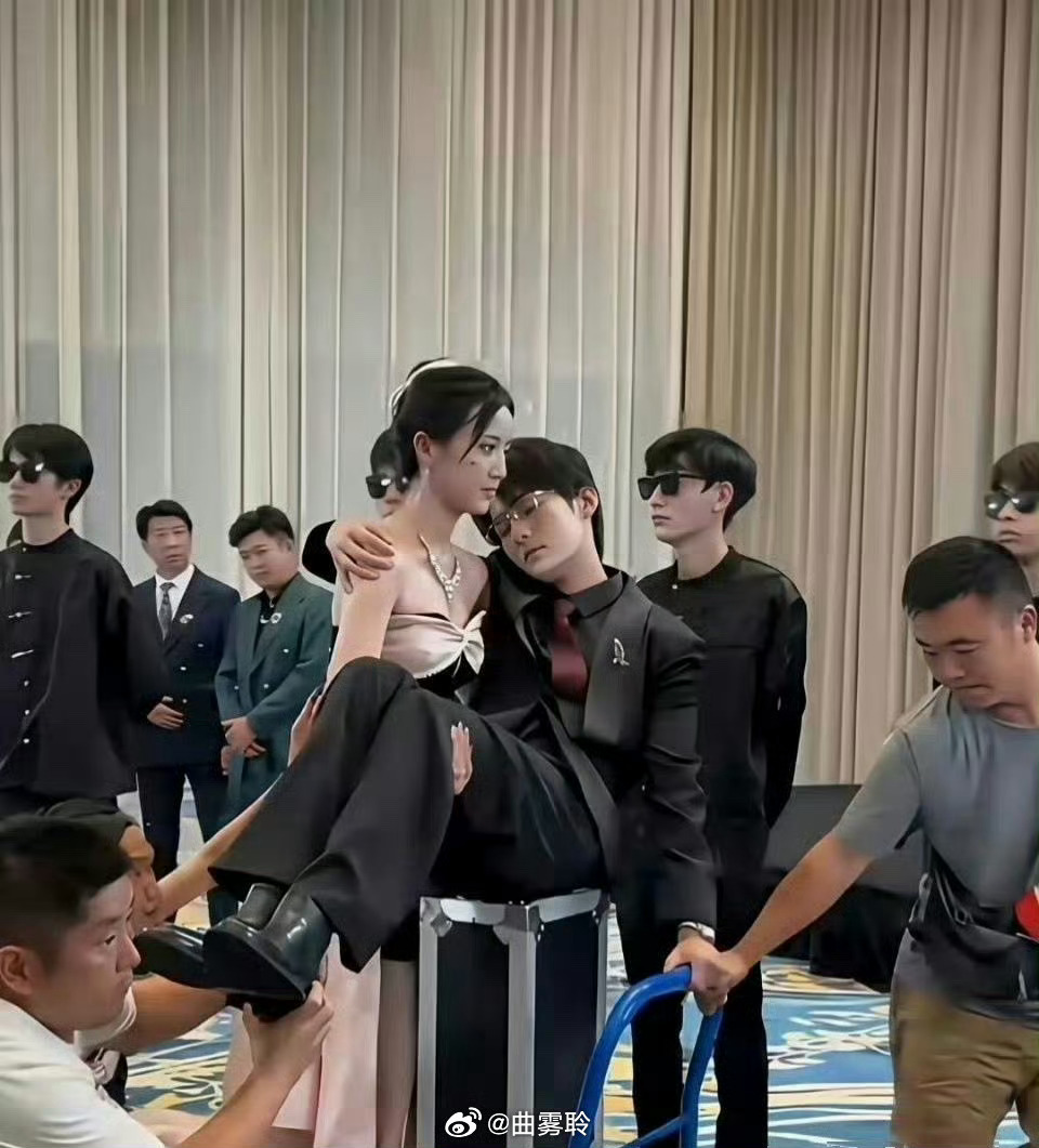 终于知道了一个事情，原来短剧里女主公主抱男主是这样子拍出来的呀