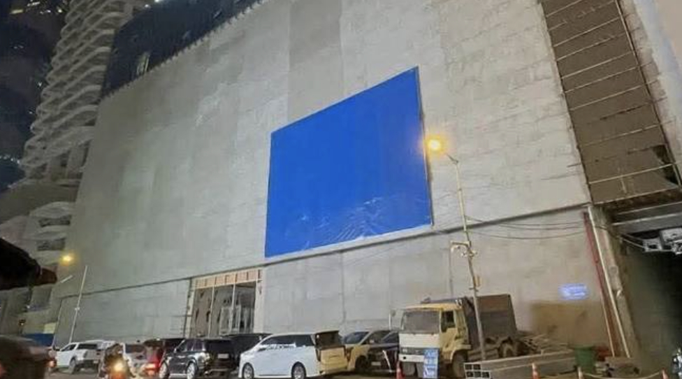 【#22岁中国女子柬埔寨俱乐部坠亡#：独乘电梯至7楼后步行至8楼，体内未发现毒品