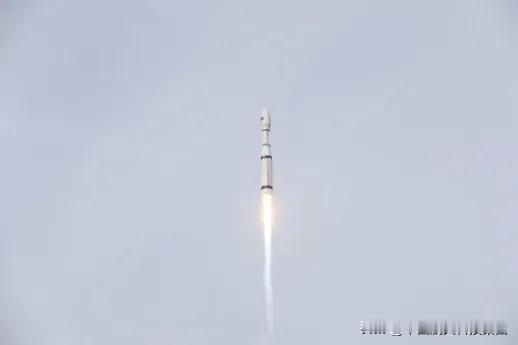中国航天史上的今天【2022年9月27日 长征六号火箭“一箭三星”发射成功】20
