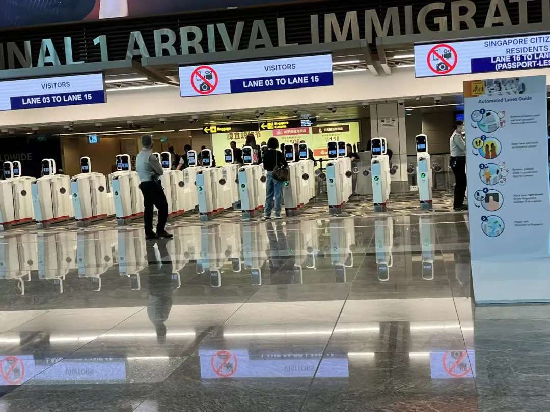 新加坡效率震惊我！落地到取行李仅半小时！