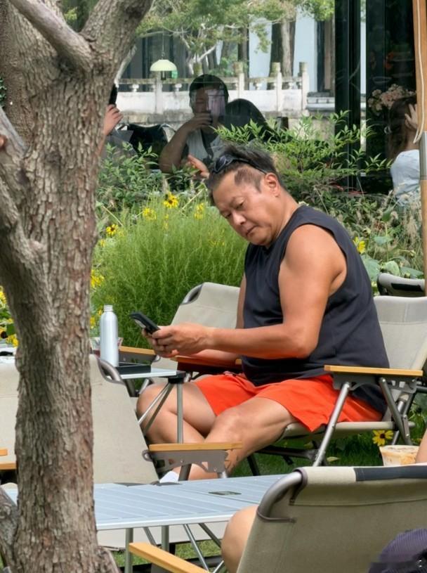前TVB小生魏駿與前妻張利華離婚後，女方生活富貴，反觀他卻中了「不瘦降」身形暴肥