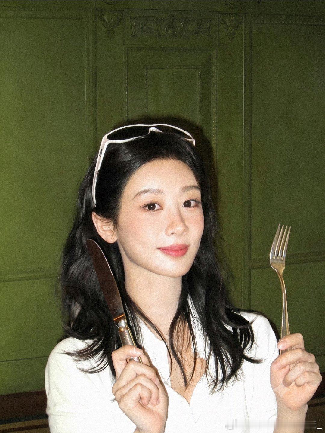 杨紫杨紫李祯 yz杨紫家业 以文艺化导人心，吾辈之重任也！优秀演员继续前行，不负