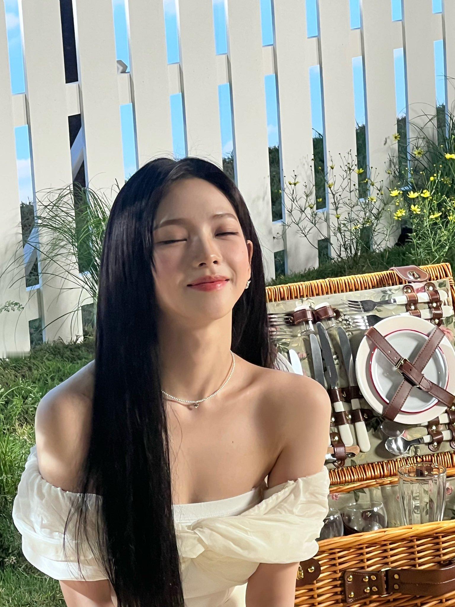 泡泡更新aespa[超话]柳智敏 “我错过了儿童节，因为我现在才下班所以我带着照