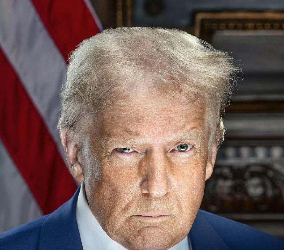 特朗普自以为最聪明，其实最蠢，根源是因为最坏。他是怎么最坏的呢？阴一套，阳一套，