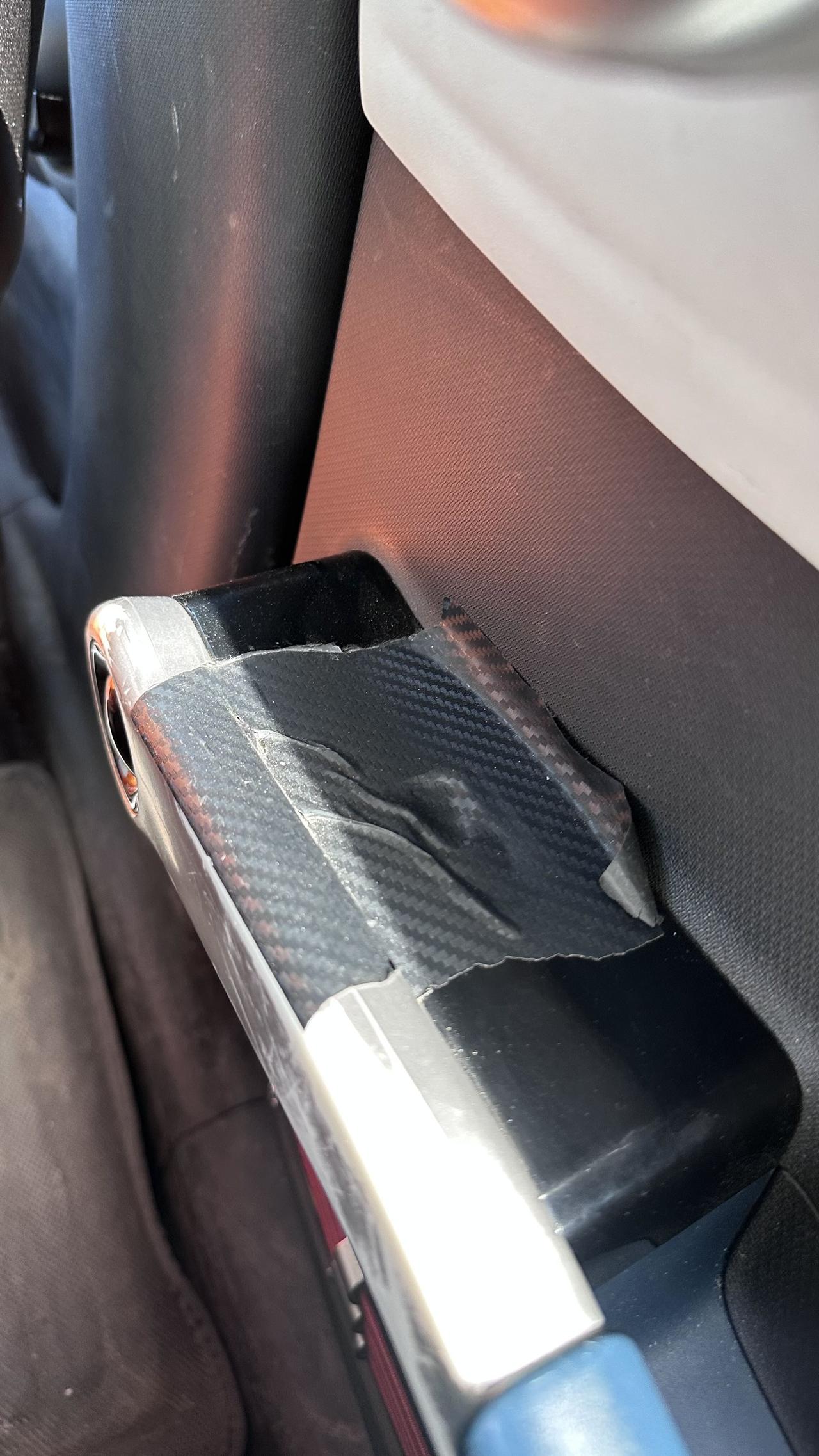 有意思，聊聊门把手的设计！今天打车遇到一台新能源车，由于车速太快，我没感觉到晕车