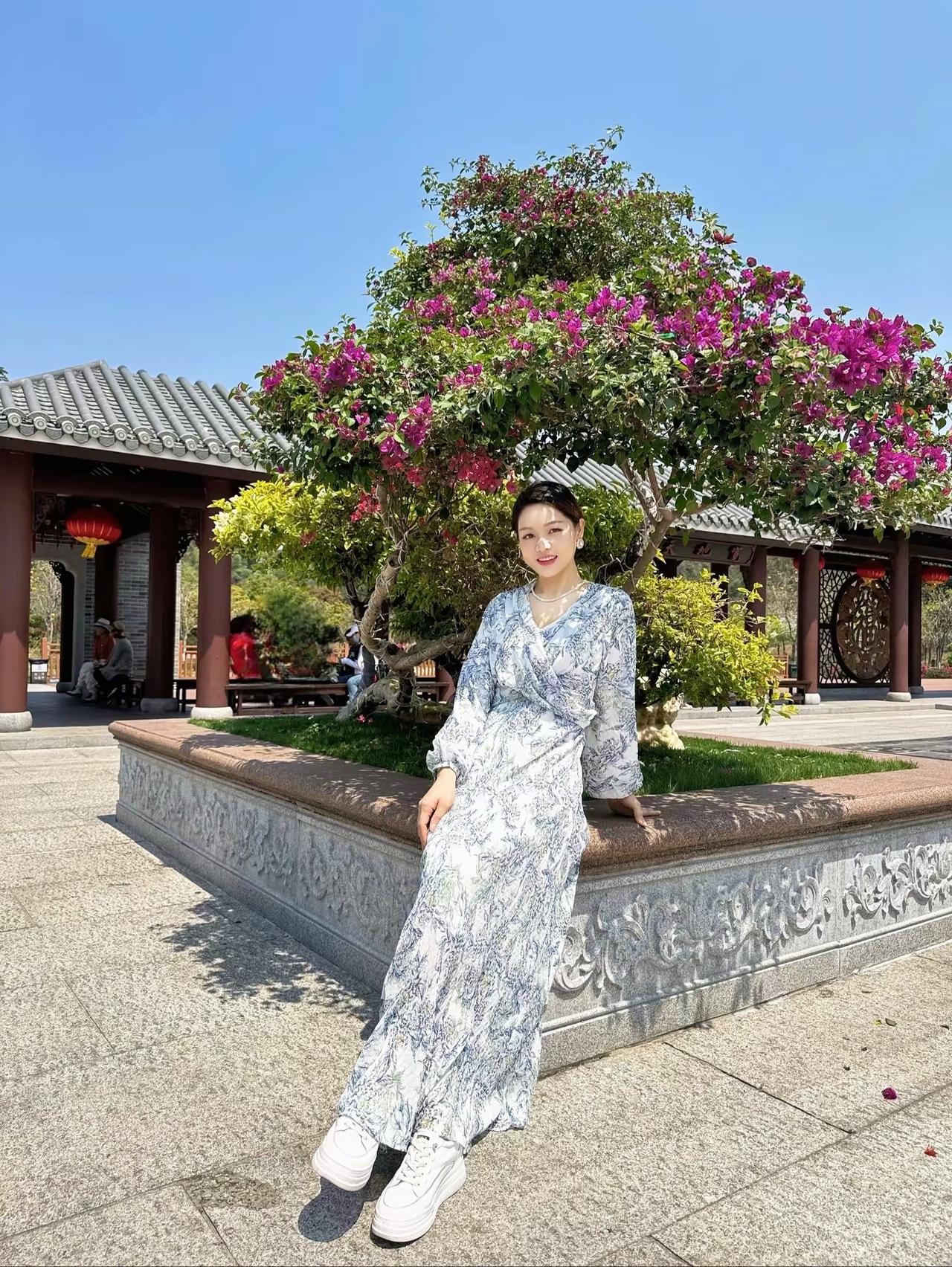 好好生活，一路生花，祝你，祝我，祝我们，脚下有路，远方有光，从此，踏足之处，皆是