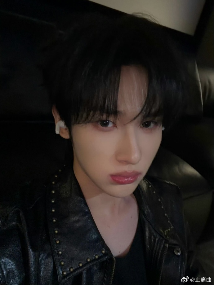 我们的爸爸2余宇涵带娃反差感余宇涵帅就完了余宇涵舞台上帅到犯规，一心追求帅气氛围