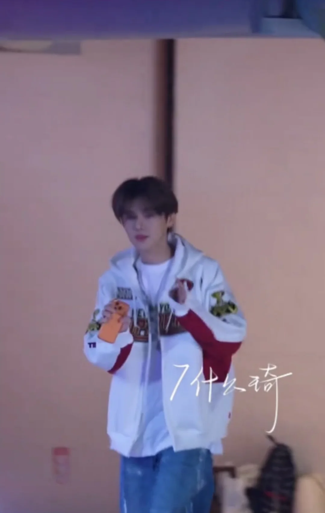 鹿晗 鹿晗五哈录制上班