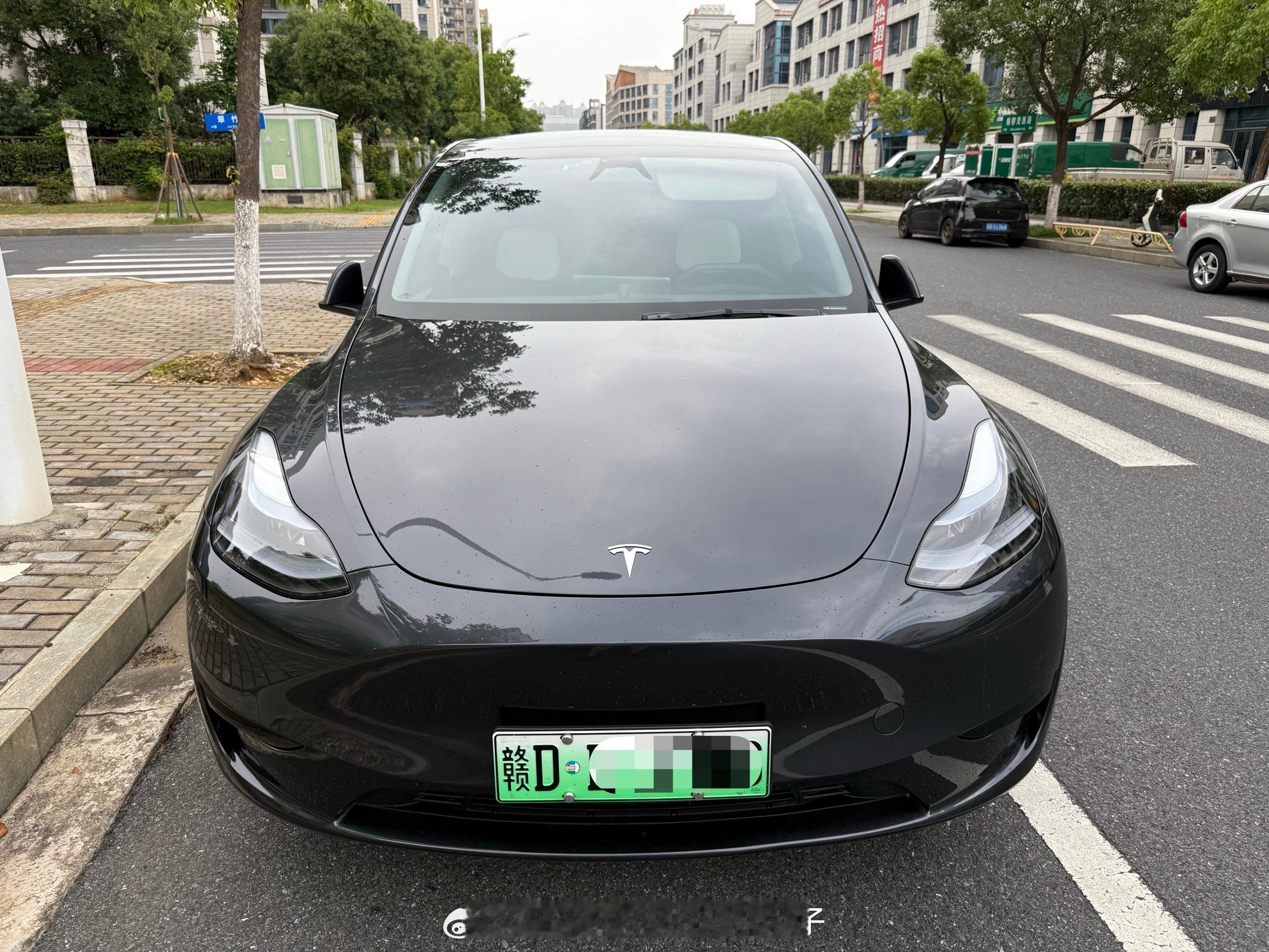 24年24款特斯拉Model Y4.2万公里。原版原漆、个人一手。17.X ​​