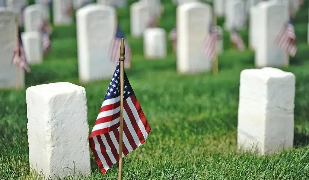 美军中央司令部16日公布，自美以对伊朗开打以来，超过200名美军士兵在巴林、伊拉