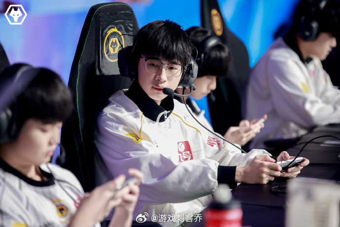 狼队确认进入SA卡位赛积分优势敲定卡位赛门票！一路走来稳扎稳打，期待重庆狼队保持