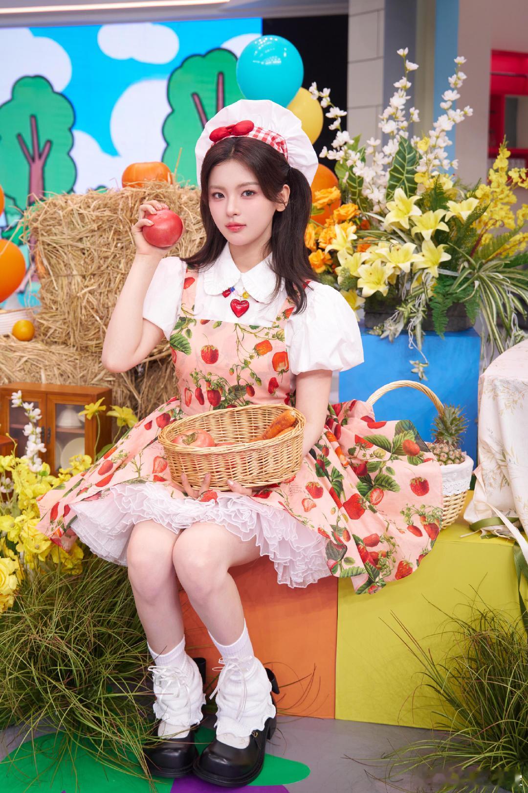 杨超越又跳了舞女泪 听到《舞女泪》前奏就开始期待？杨超越果然没让人失望！零帧起跳