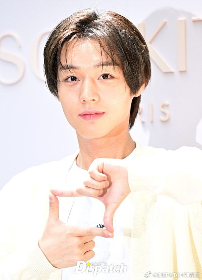 朴志训 将于4月以歌手身份回归，新专辑正在准备中。 