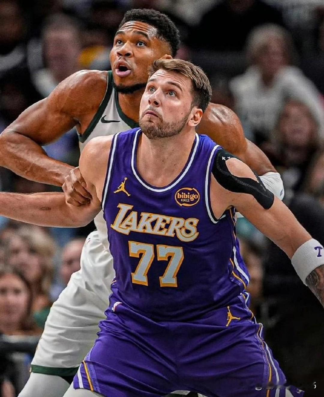 谁能料道湖人今日在客场胖揍了雄鹿

湖人三星闪耀，“东里艾”合砍86分25板14