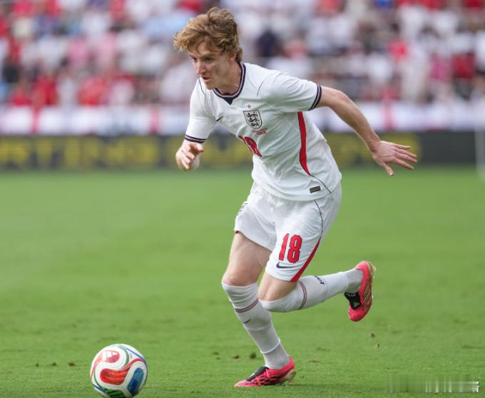 世界杯6场1球4助攻！安东尼·戈登的身价从6500万欧涨到8000万欧德转更新身