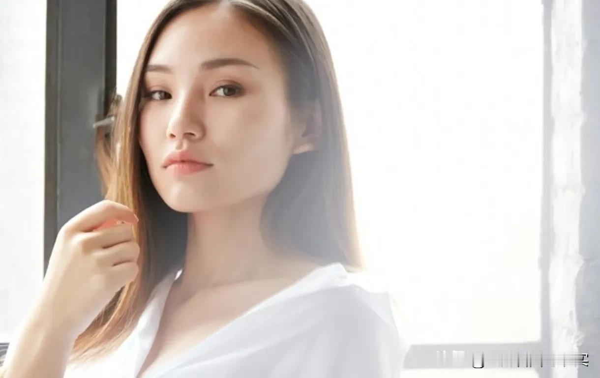 大龄剩女这一群体逐渐成为社会关注的焦点。所谓大龄剩女，通常指的是年龄在30岁以上