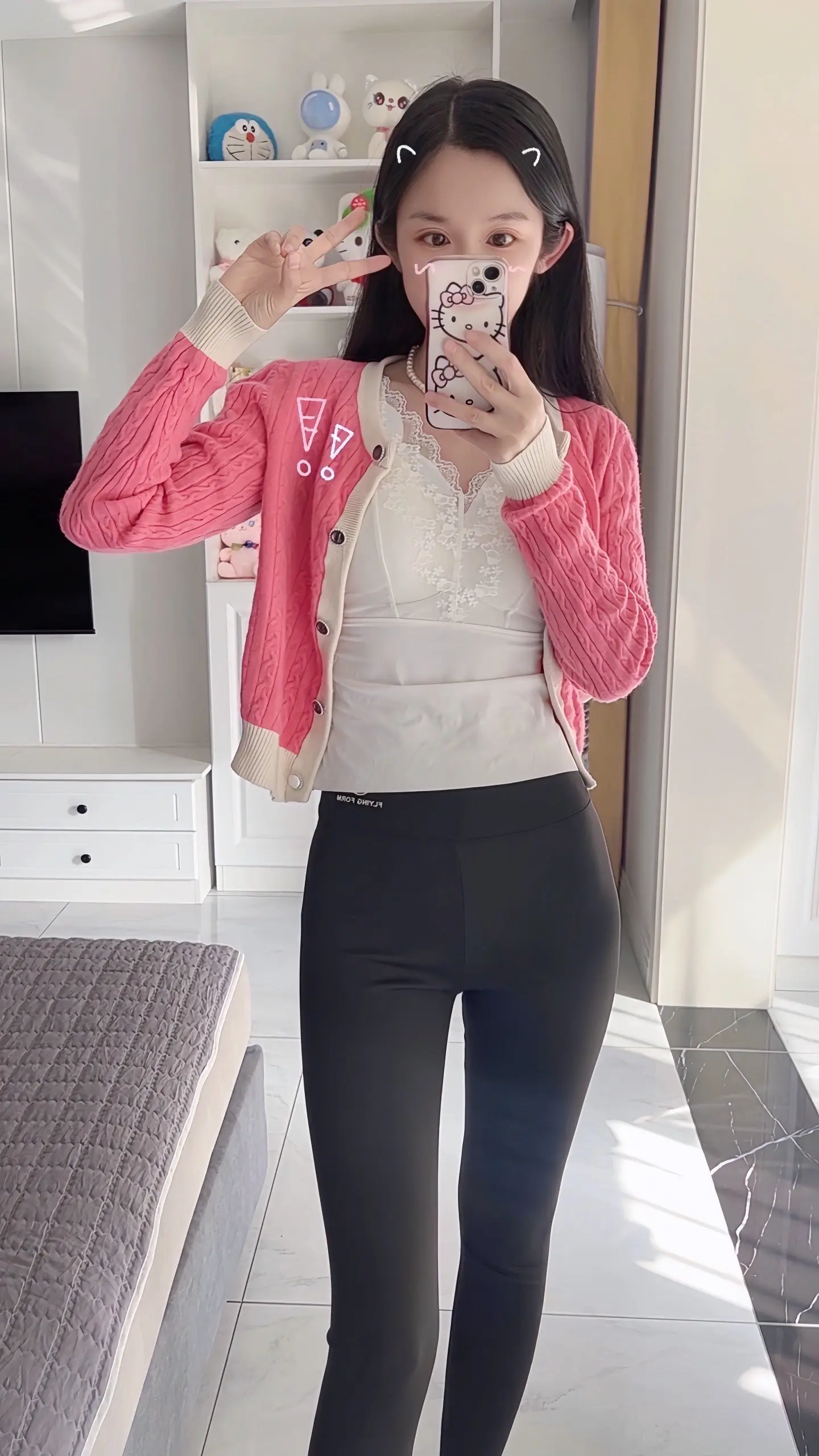 对镜拍清纯瑜伽裤完美身材背影杀