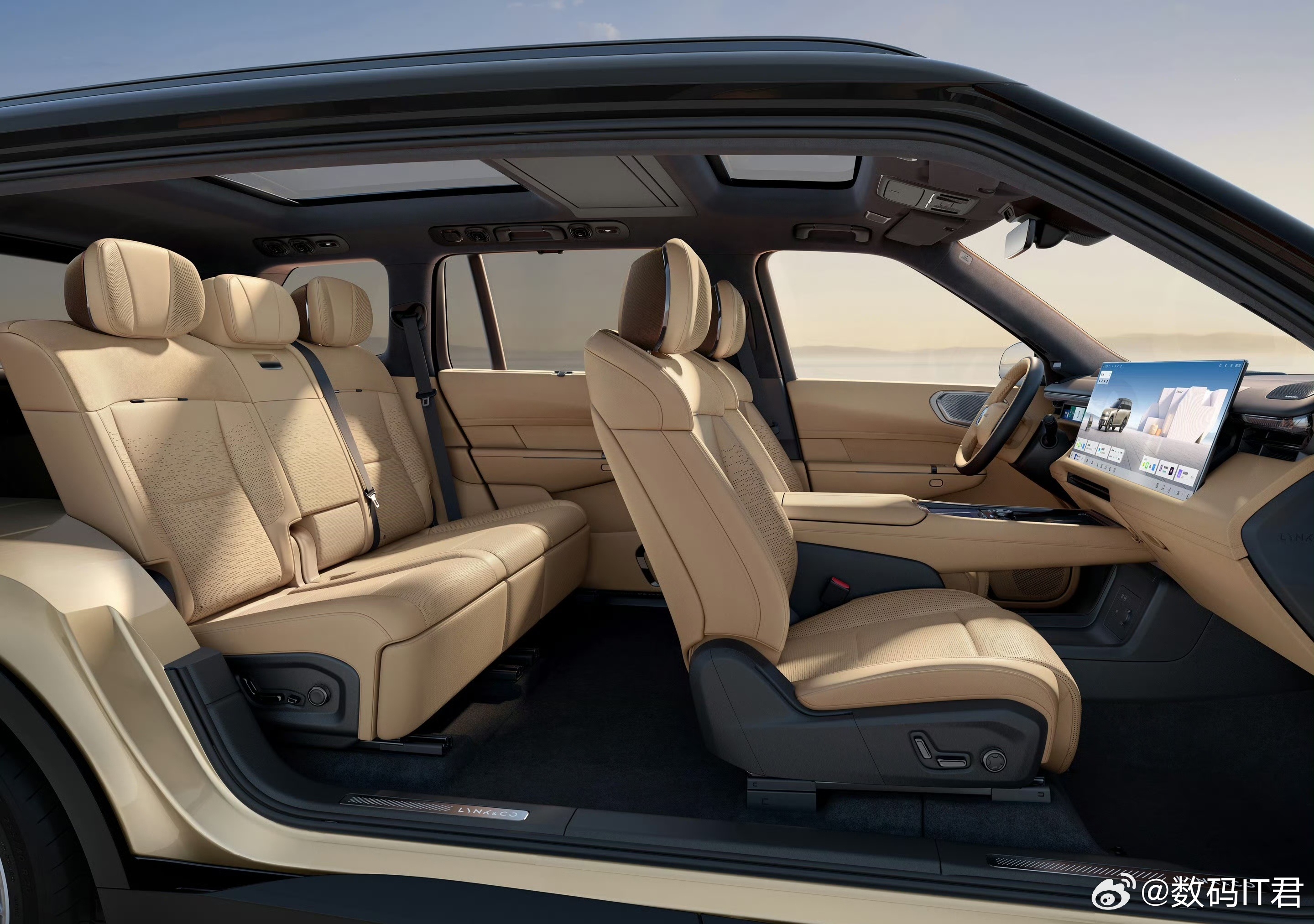 领克900大五座官宣亮相领克900出大五座版本了，5240mm 的大五座，还有比