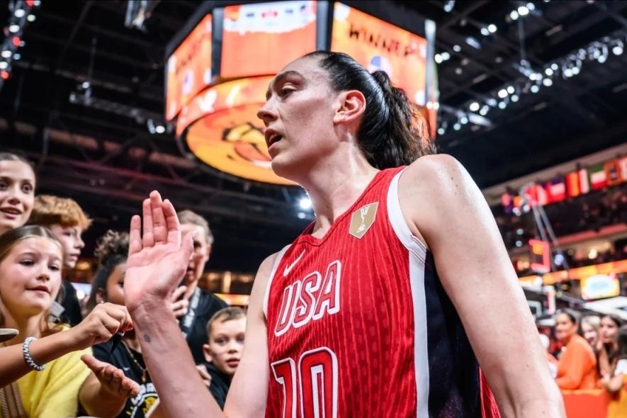 美国女篮再下一城！半决赛76-66力克西班牙，豪取跨届35连胜，距离五连冠仅一步