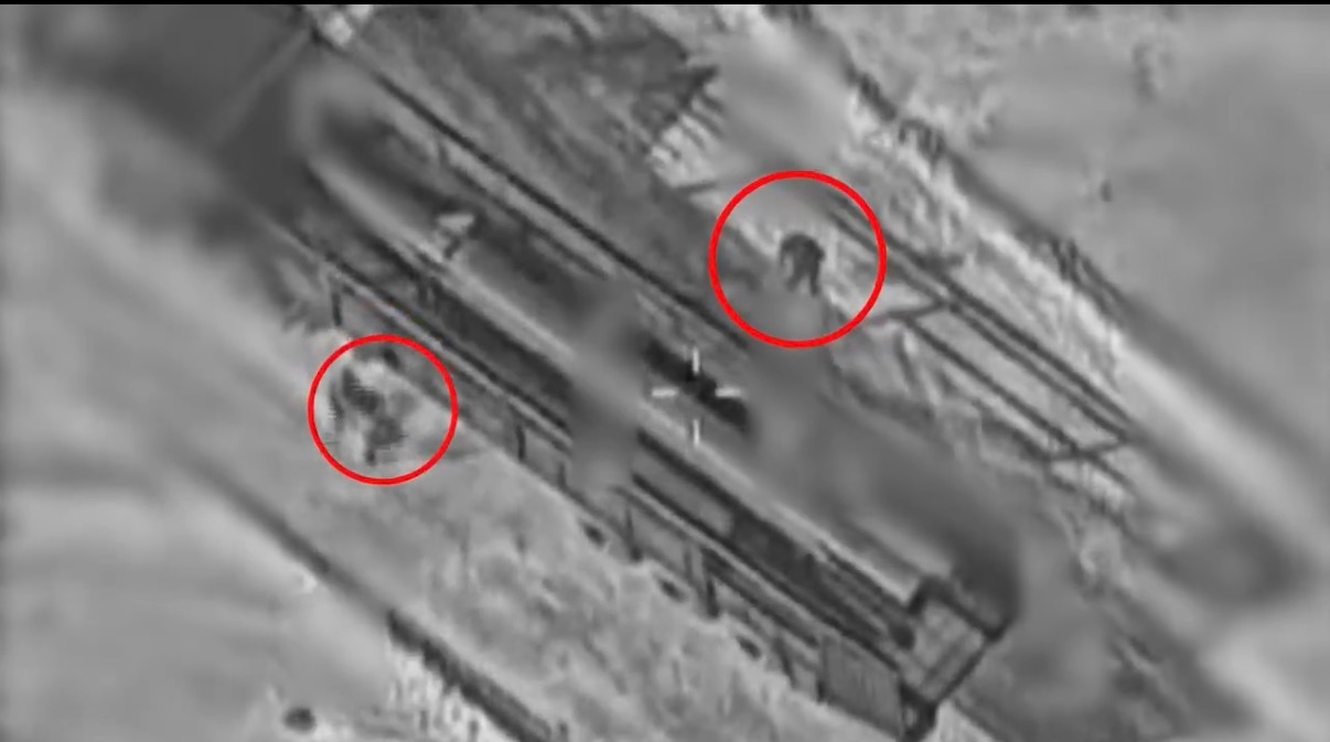 美伊以冲突热点现场 以色列军方发布了首批今天摧毁伊朗弹道导弹发射车的画面 