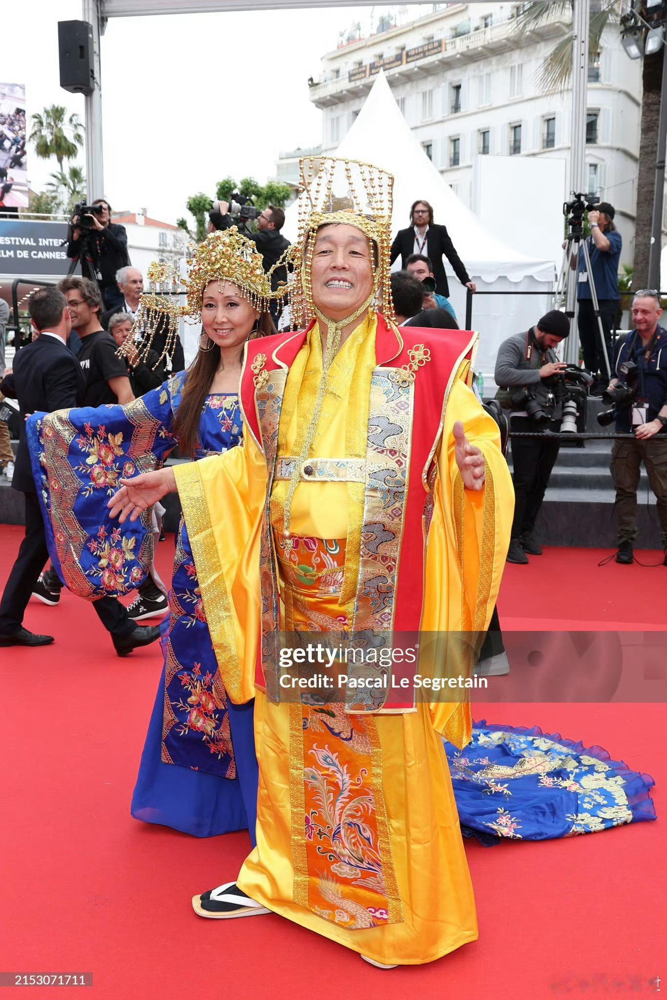 戛纳红毯 哪里来的人啊… ​​​