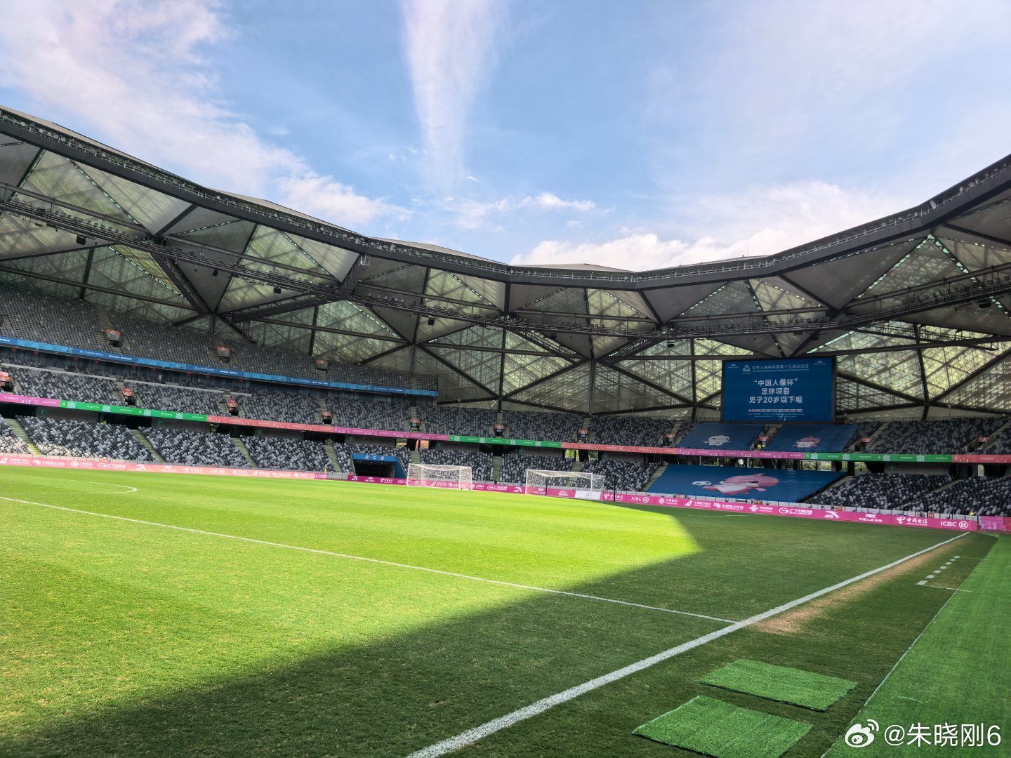 深圳的体育设施是真好，但我怎么想不起来以前深圳的主场是哪块 ​​​