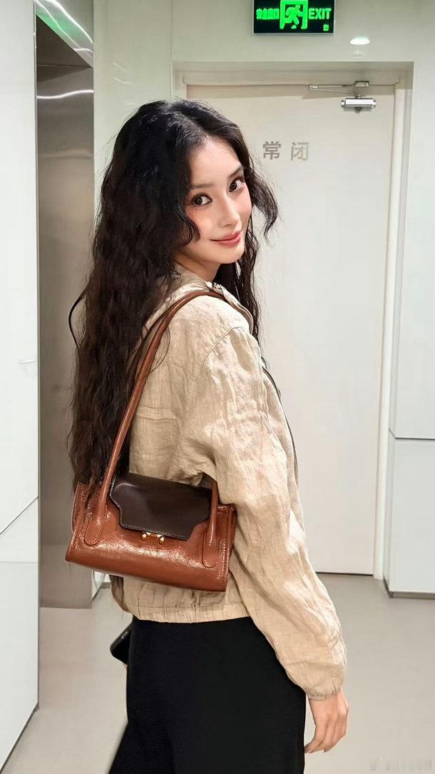 angelababy [心]杨颖 品牌给足‼️ ​​​