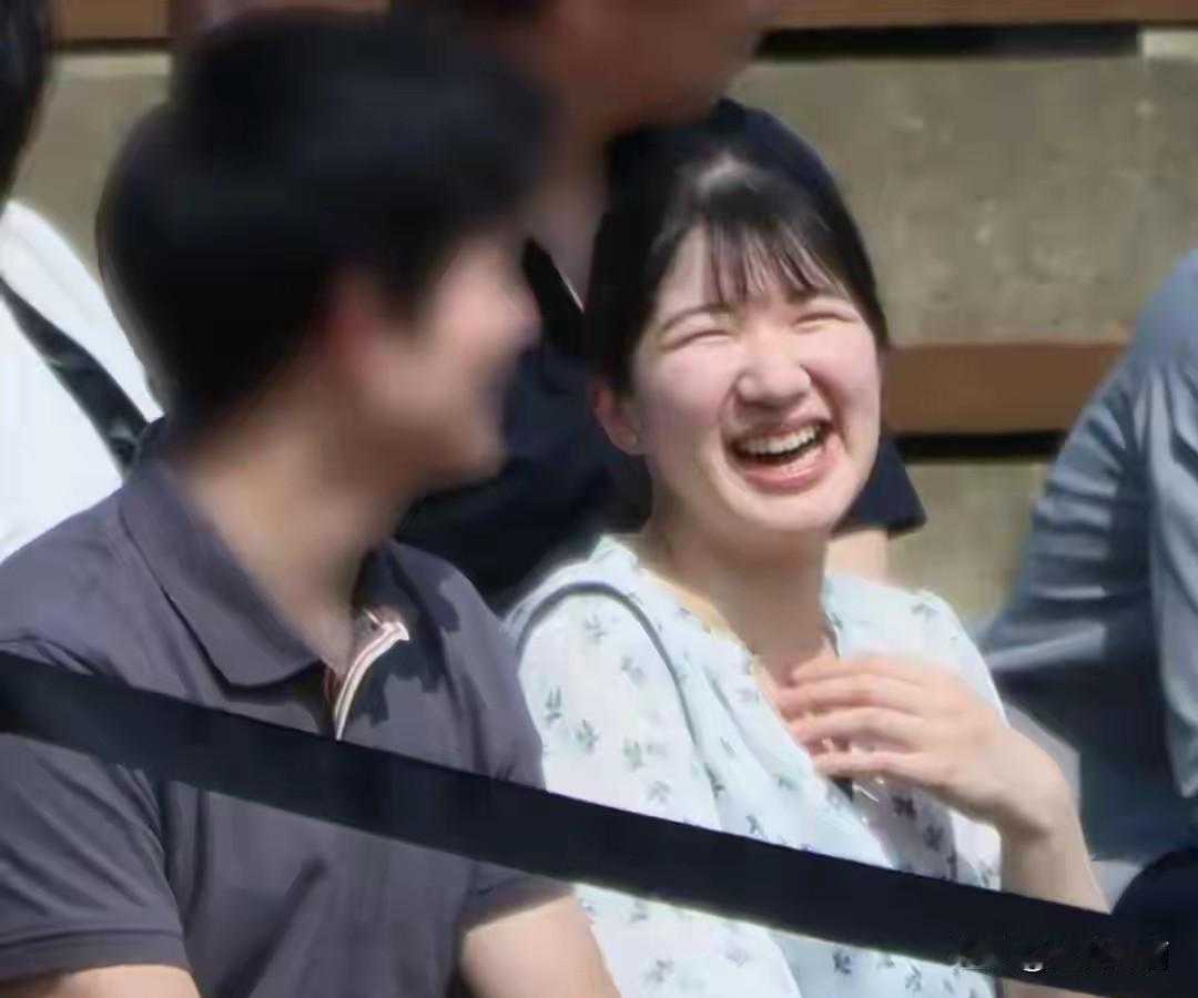 原来爱子有青梅竹马的男朋友！

这位被媒体称作“H君、大雄君”的男子是爱子公主学