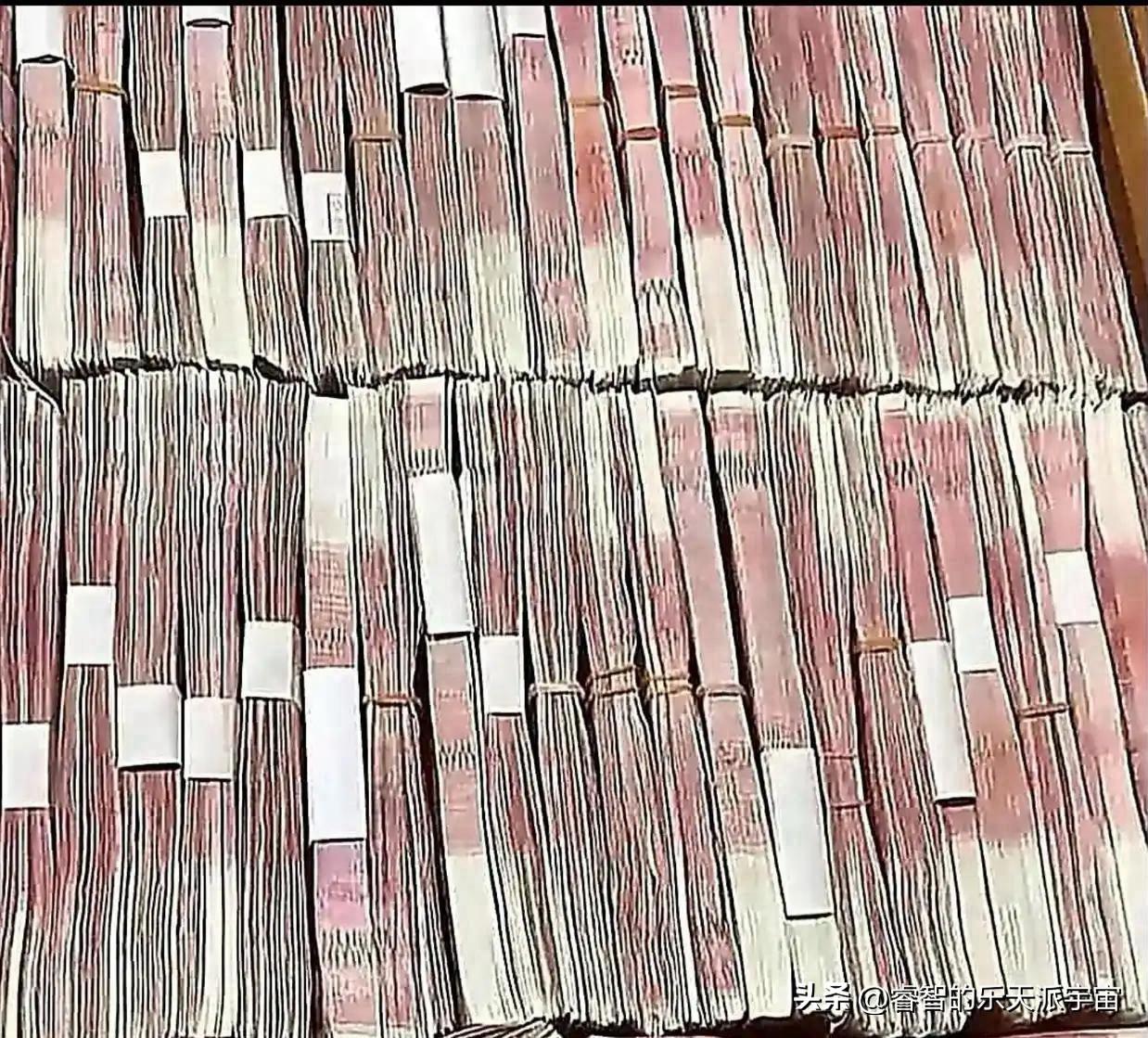 什么叫洗钱?
你明天去买张彩票，中了五百万，按照国家法规要扣20%所得税，实际上