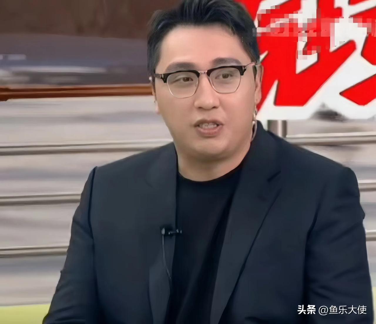 华少直播连线游泳新星潘展乐，本想大秀亲和力，却意外遭遇尴尬一幕！赠送的演唱会门票