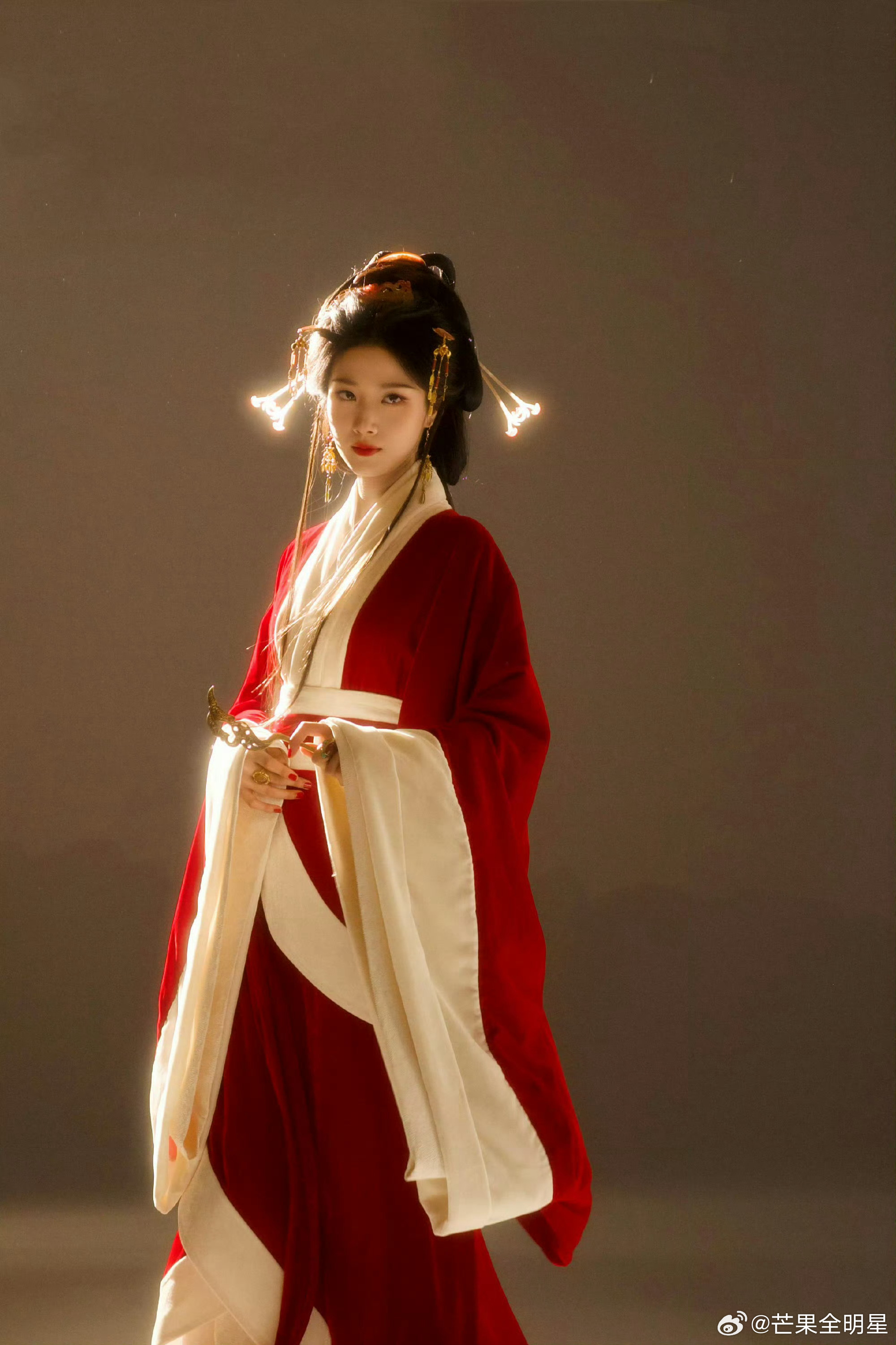 卢昱晓刺棠苏落薇出妆完全神明少女和地狱少女……期待！ ​​​