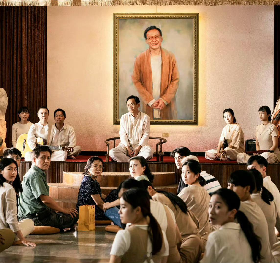 那些痴迷神秘学，容易被邪教忽悠之类的特质，大概是偏印重，克了食伤，财星弱，救不动