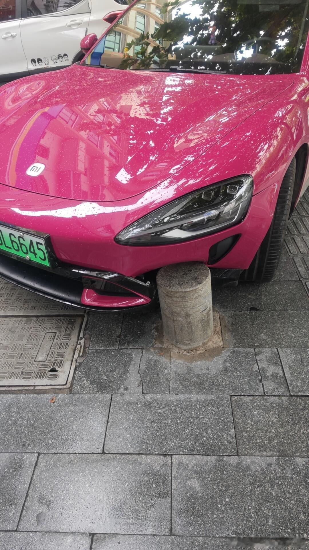 饿了，咬个石墩子吃吃吃了个硬菜！真的不能太相信360啊！呜呜呜呜以后我停车一定要