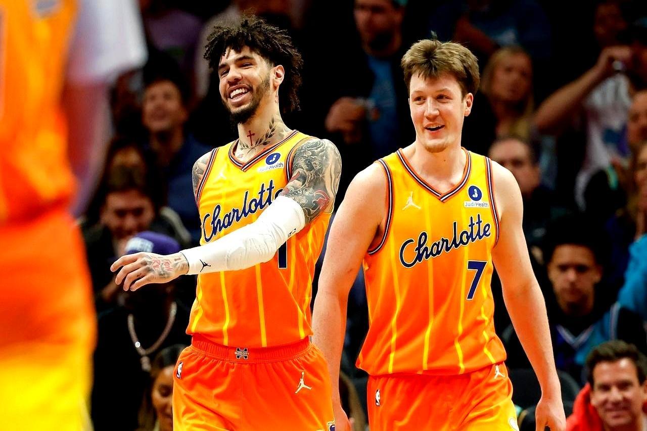 凯尔特人主场狂输29分，碾压他们的是常年垫底的黄蜂。
 
记分牌定格在118比8