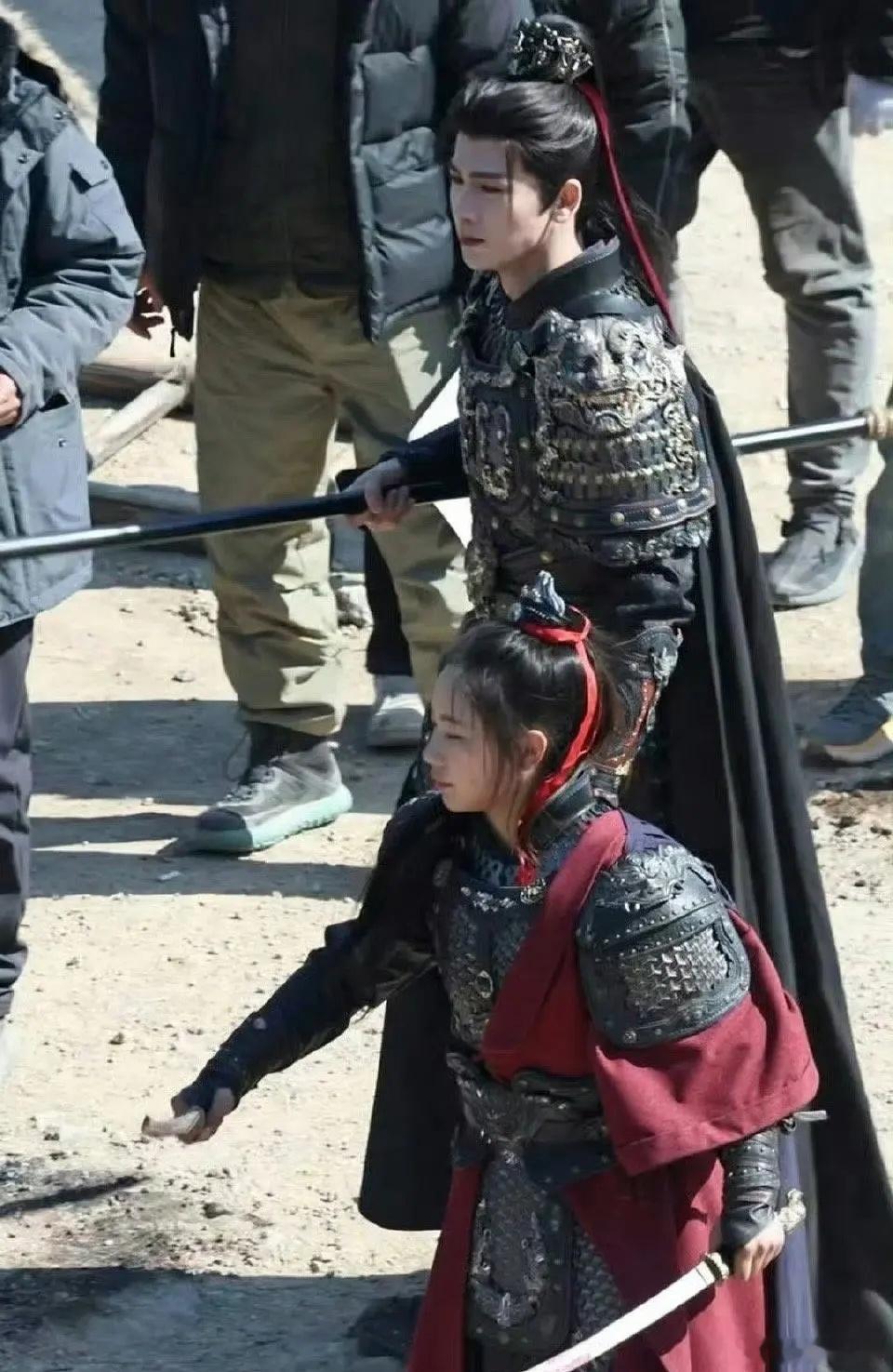 原来逐玉里小田这么多戏全是用的替身啊，既然没空演当初为什么要接这部剧？ 