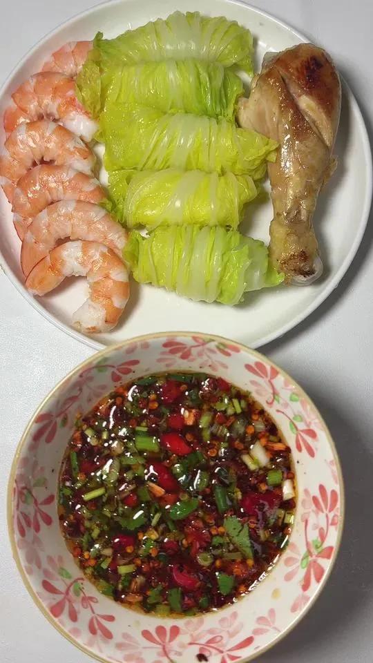 从135到99！靠吃瘦下来，我的减脂真心话
 
从135斤成功瘦到99斤，我终于