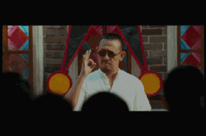 美国富豪遭5头大象踩踏身亡你杀野生动物，野生动物把你踩死了，这不是很公平么。天理