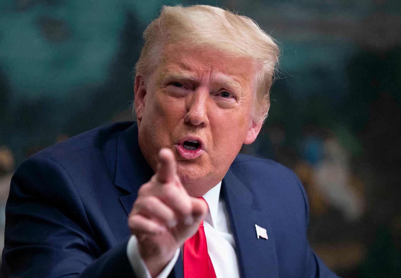 美媒曝美伊大战惊天内幕，特朗普只是傀儡，真正推手藏得太深。

中东突然变天，伊朗