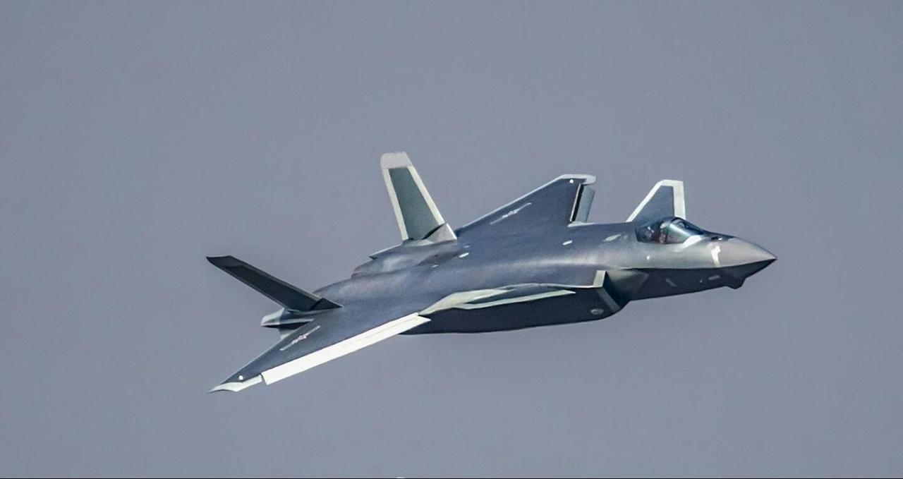 世界上哪款战斗机最好看？

在看到歼20时突然想到的问题------------